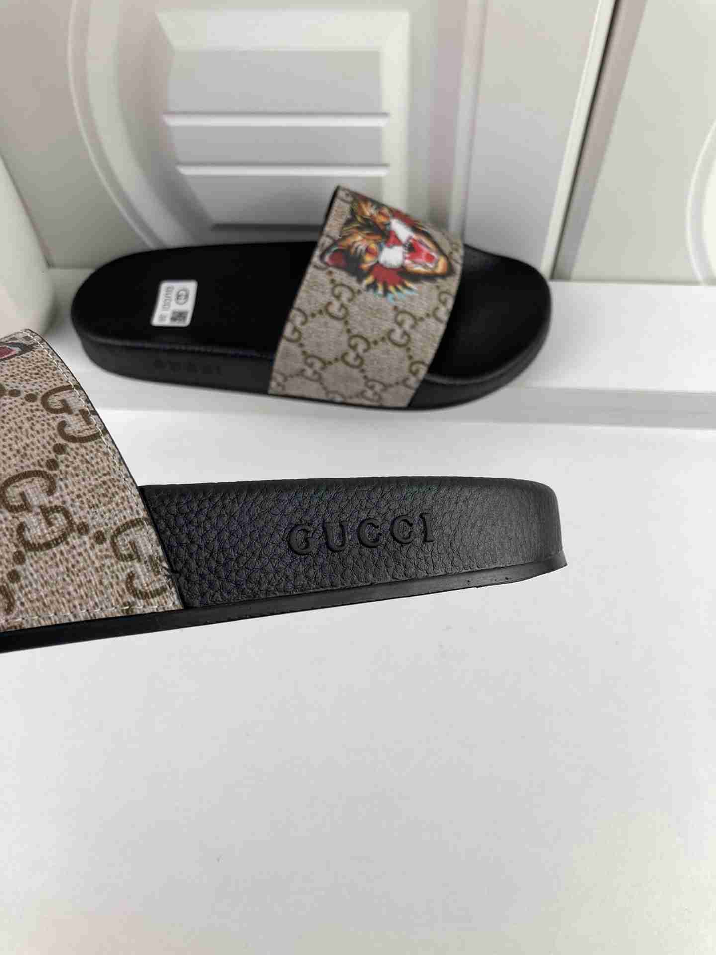 Sandals Gucci